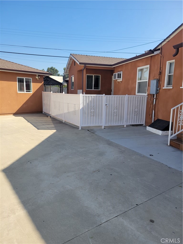 10503 Oberon Street Property Photo 4