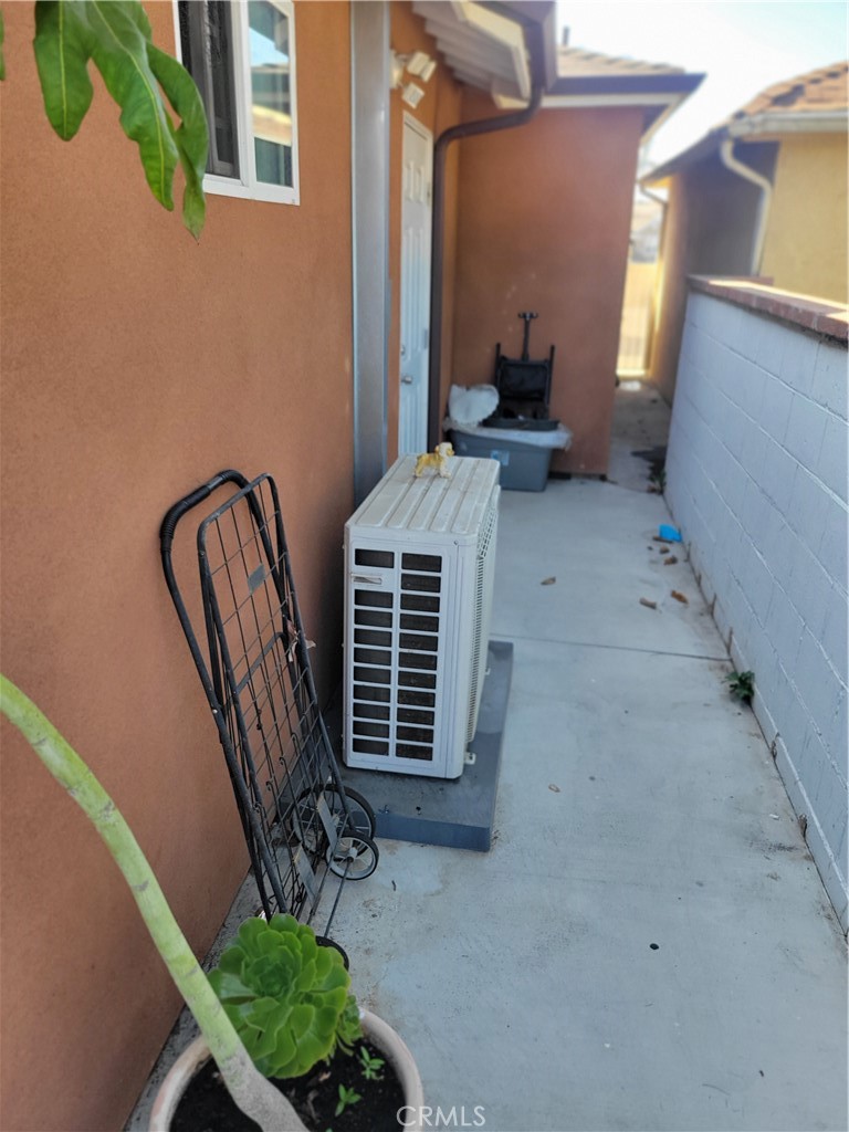 10503 Oberon Street Property Photo 7