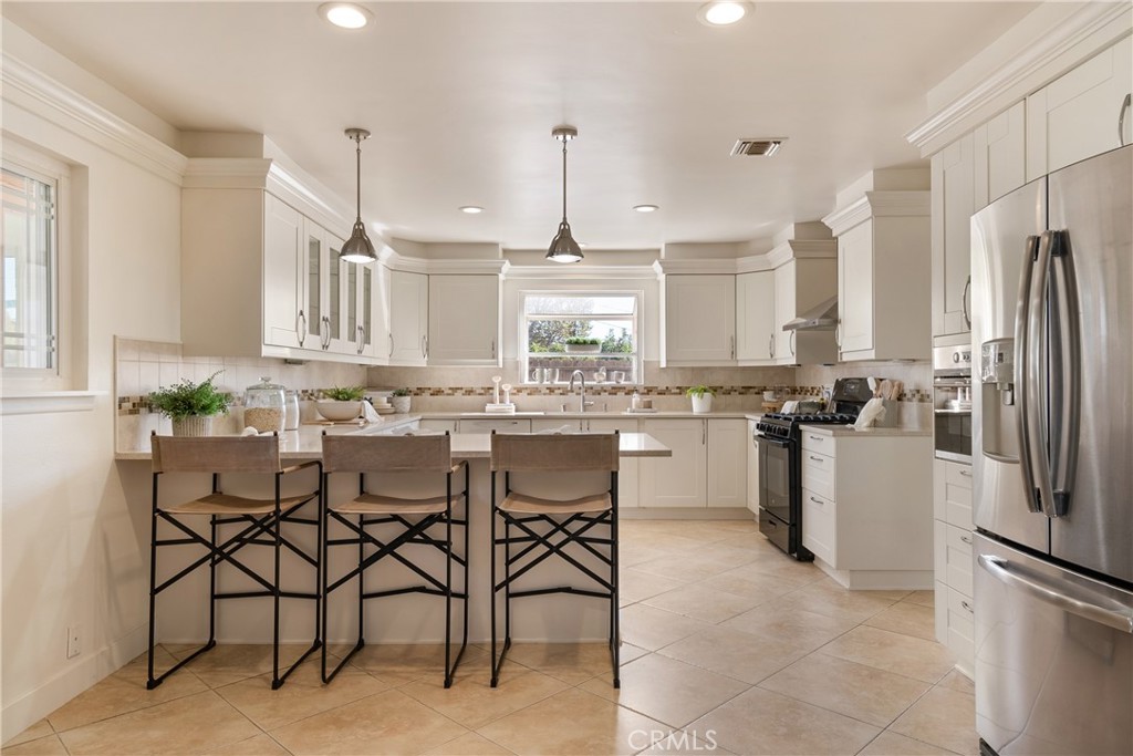658 Glenmore Property Photo 14