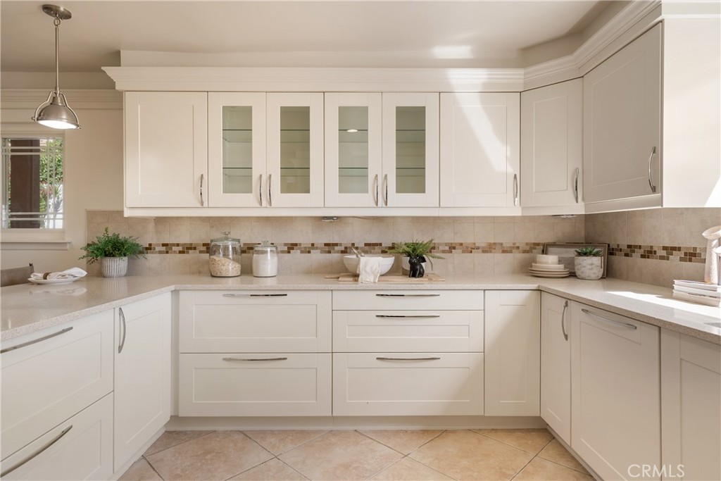 658 Glenmore Property Photo 16