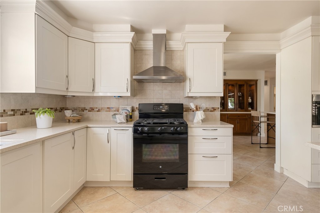 658 Glenmore Property Photo 17