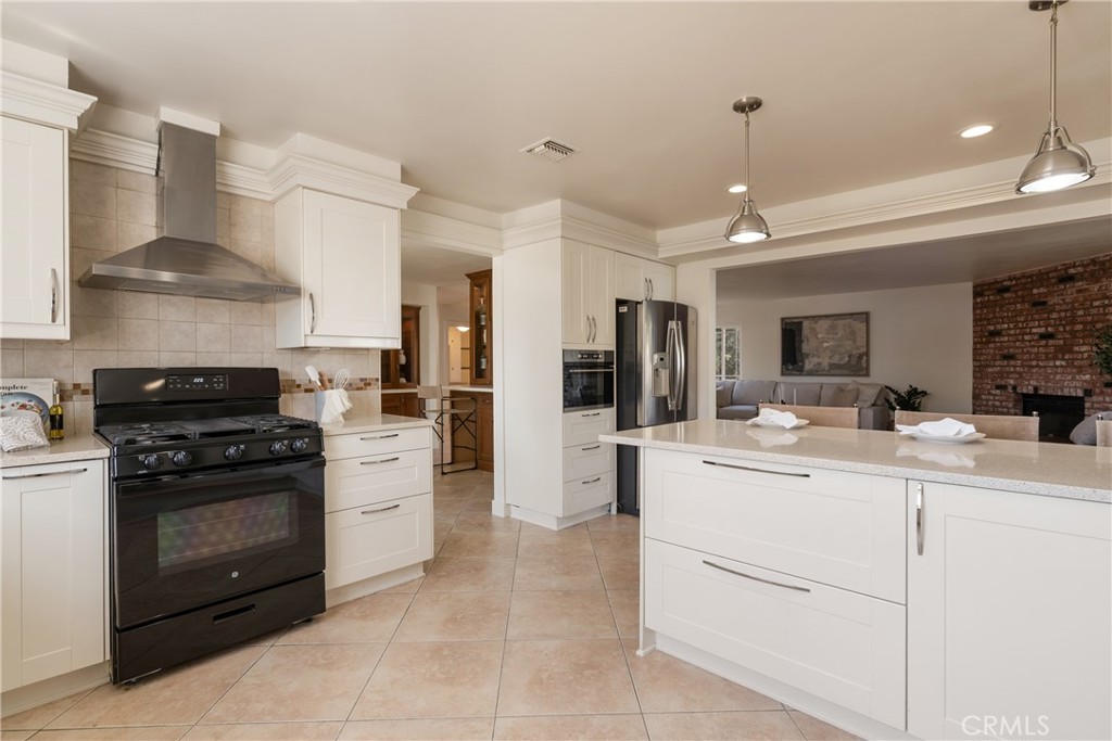 658 Glenmore Property Photo 18