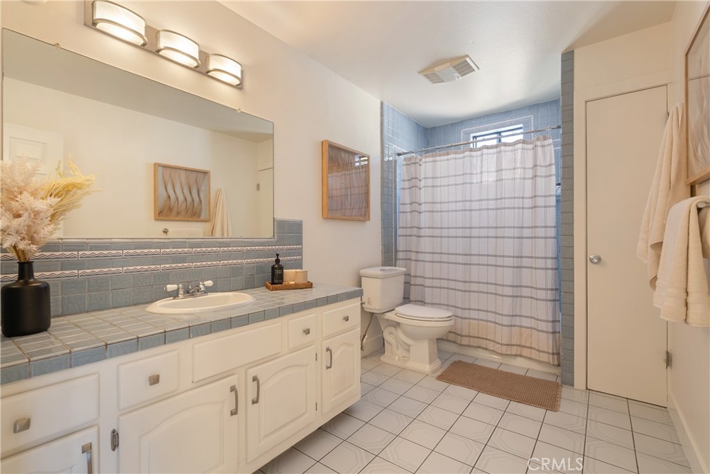 658 Glenmore Property Photo 33