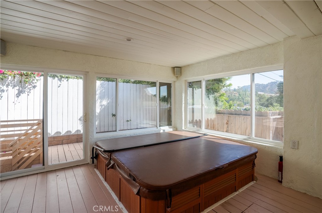 658 Glenmore Property Photo 45