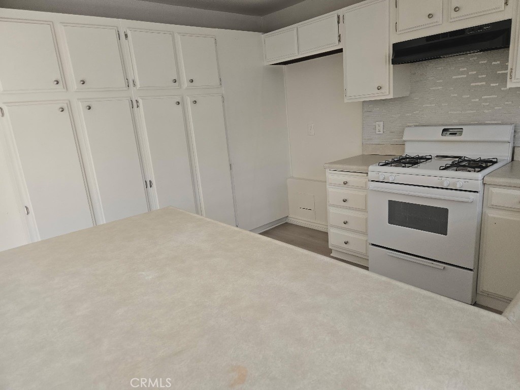 5950 Imperial Property Photo 8