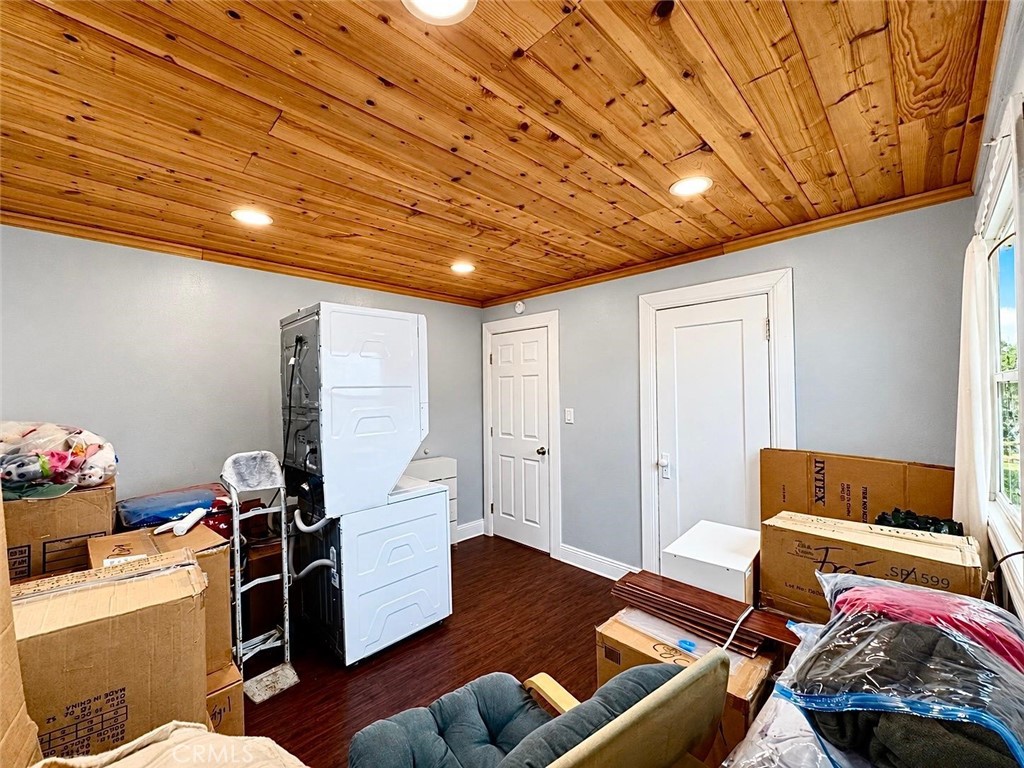 1115 E 105th Street Property Photo 11