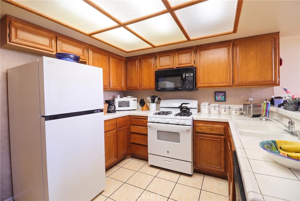 126 N Glendora Property Photo 9