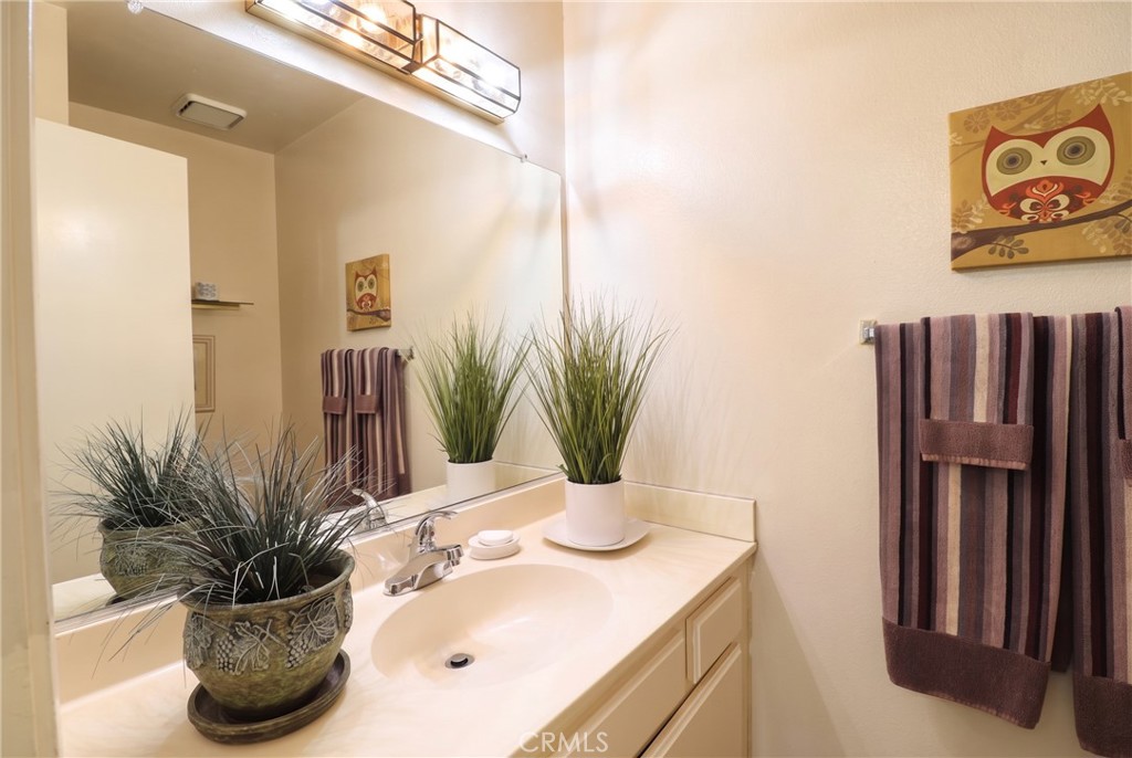 126 N Glendora Property Photo 10