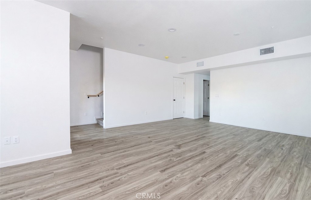 5518 E Los Angeles Avenue 2 Property Photo 9