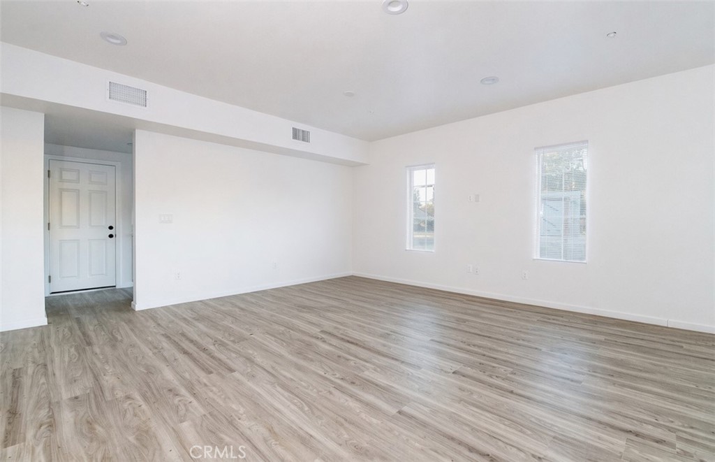 5518 E Los Angeles Avenue 2 Property Photo 12
