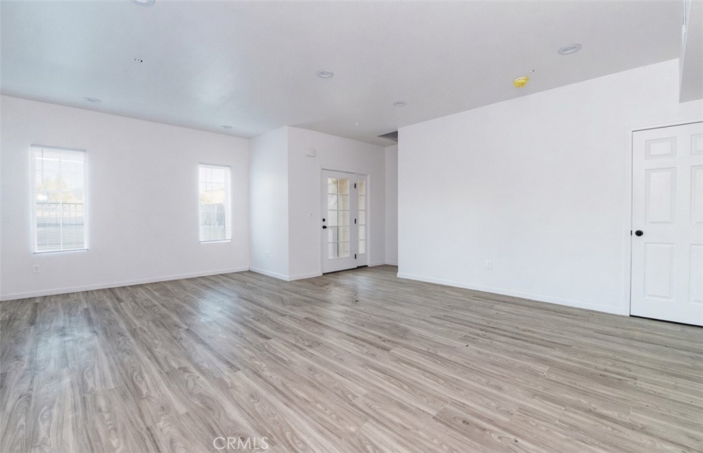 5518 E Los Angeles Avenue 2 Property Photo 17