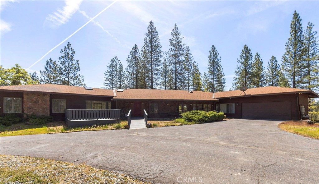10379 Mcmahon Road Property Photo 4