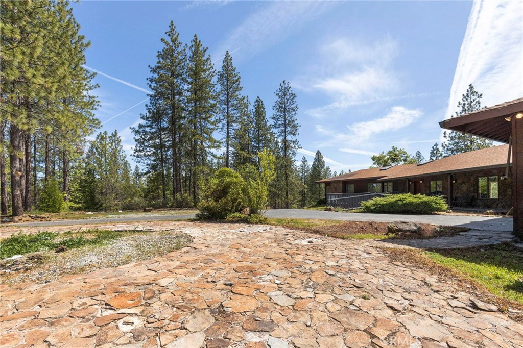 10379 Mcmahon Road Property Photo 6
