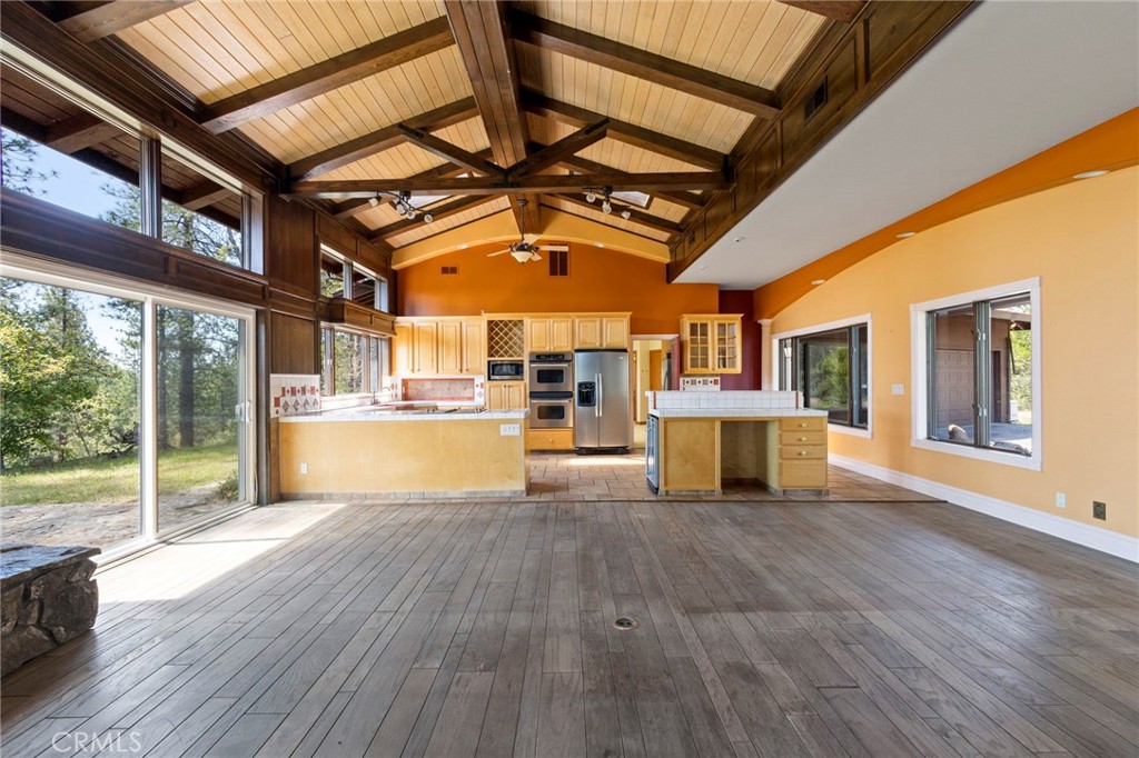 10379 Mcmahon Road Property Photo 18
