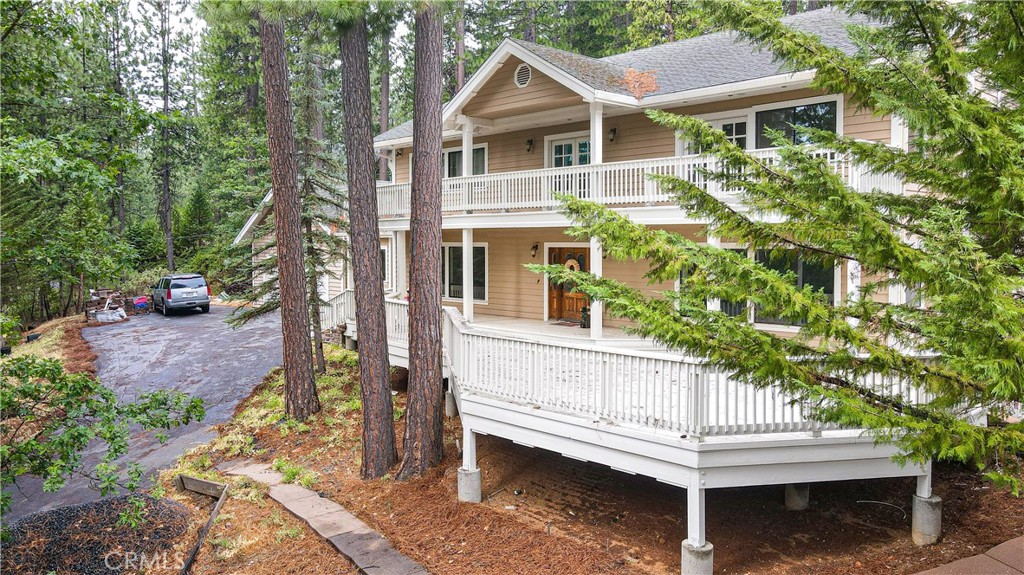 1870 Thunderbolt Property Photo 4