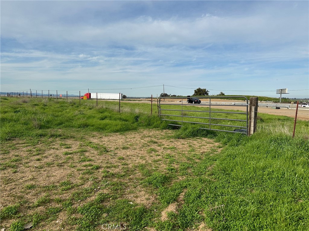 1 Billy Wright Road Property Photo 6