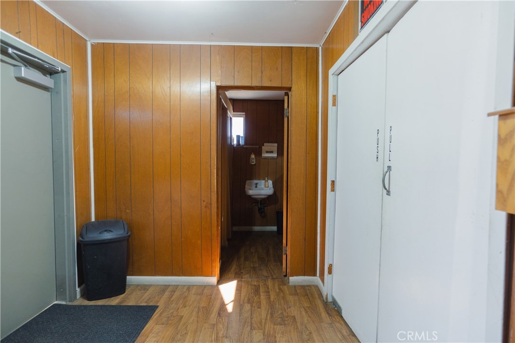21562 Reynolds Avenue Property Photo 16