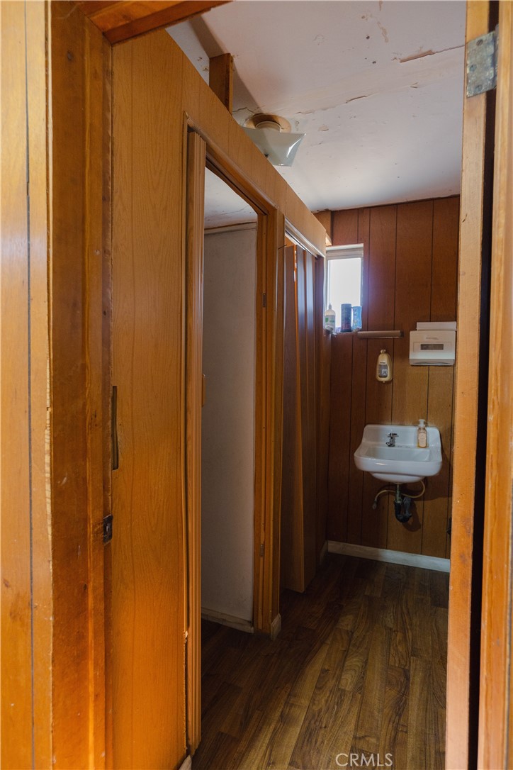 21562 Reynolds Avenue Property Photo 17