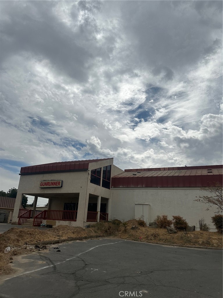 2040 Yosemite Property Photo 6
