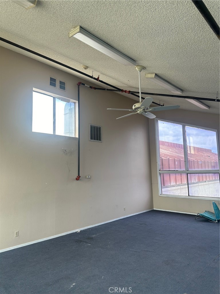 2040 Yosemite Property Photo 13