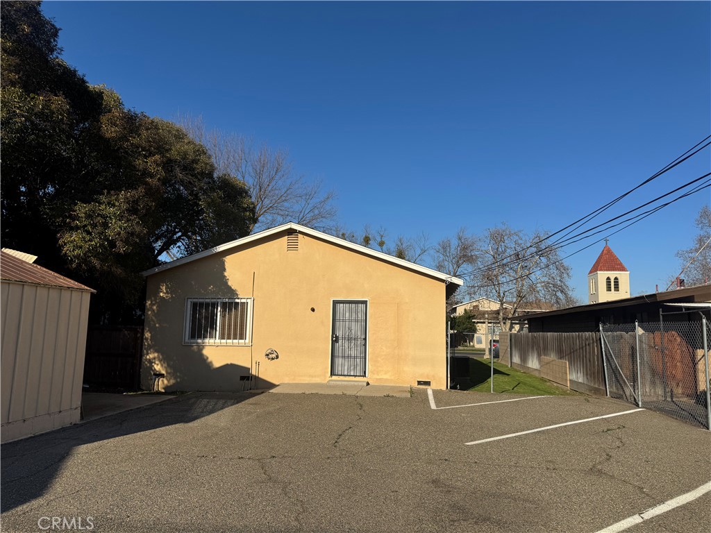 920 W 18th Street Property Photo 13