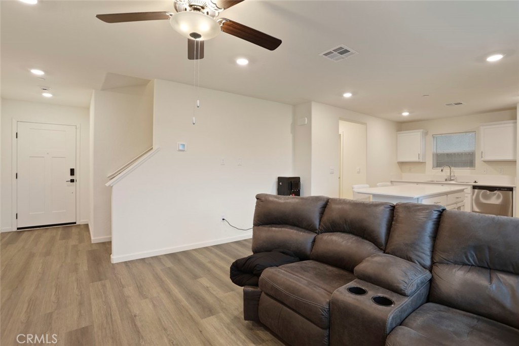 404 Rice Way Property Photo 5