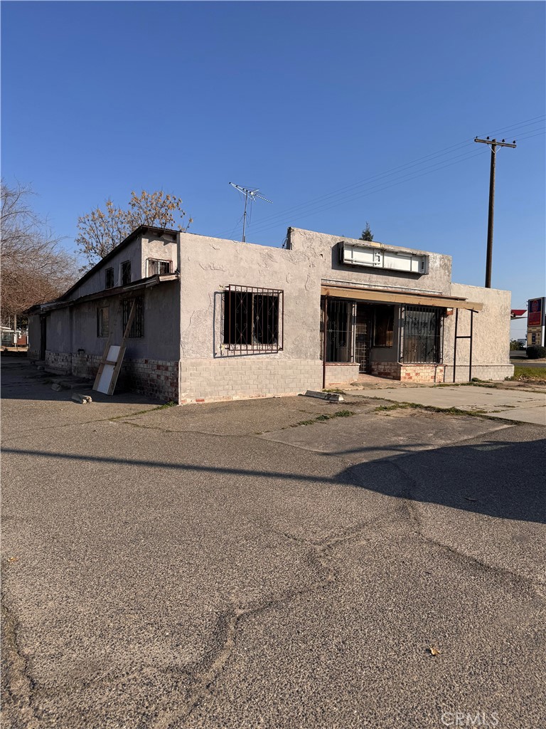 11216 Santa Fe Drive Property Photo 1