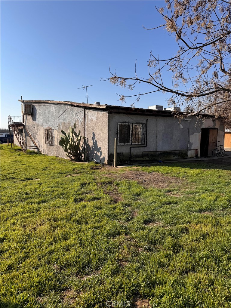 11216 Santa Fe Drive Property Photo 2