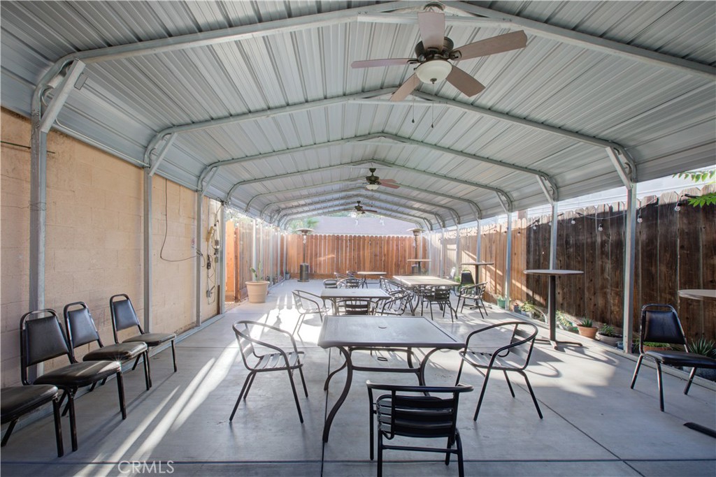 1425 Main Street Property Photo 12