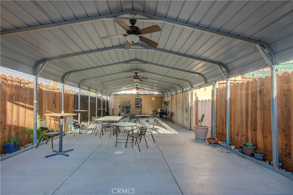1425 Main Street Property Photo 13