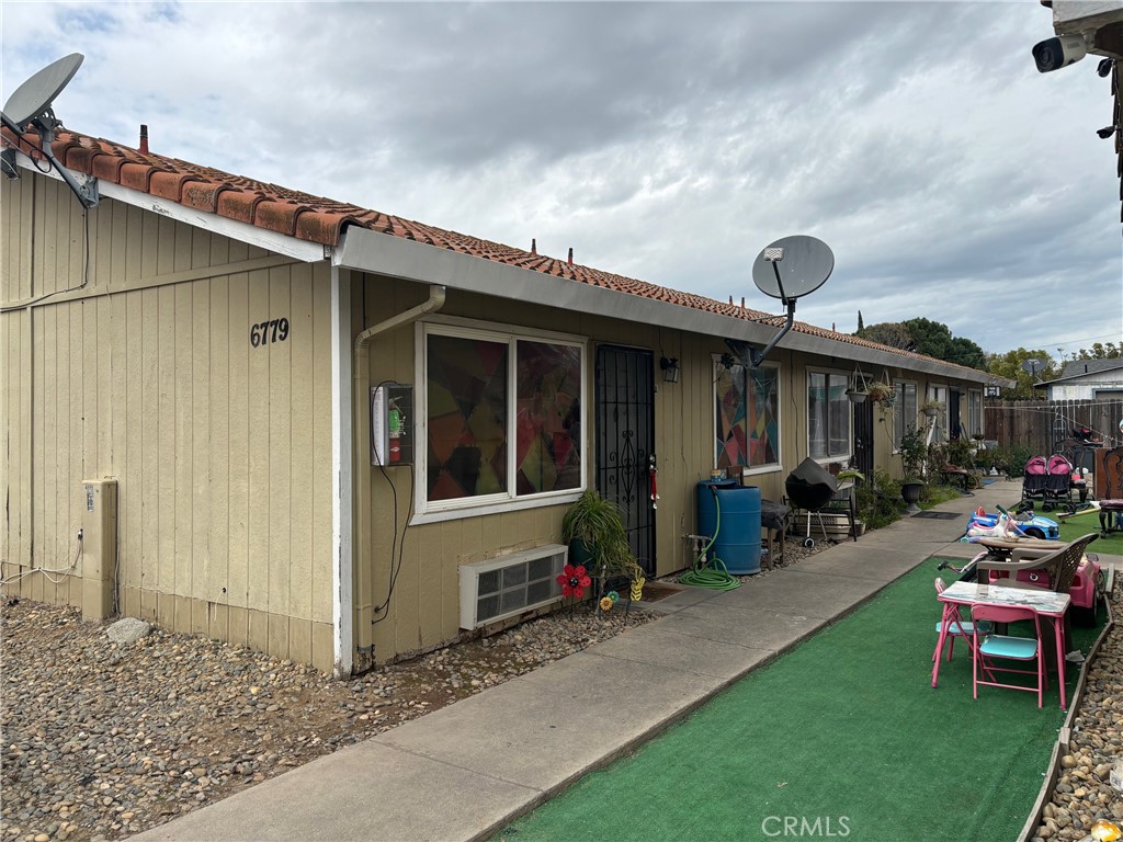 6777 California Street Property Photo 4