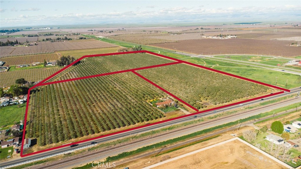 3370 E State Highway 140 Property Photo 1