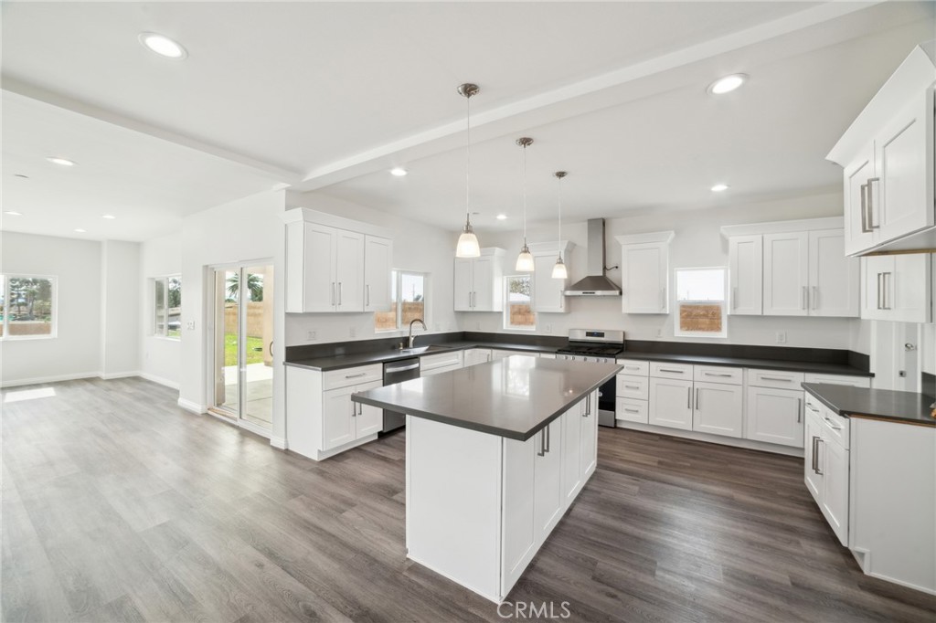 16015 Ceres Avenue Property Photo 4