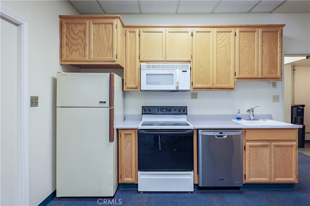 971 Broadway Avenue Property Photo 20