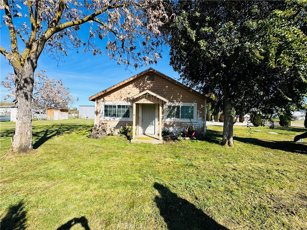 5600 N Winton Way Property Photo