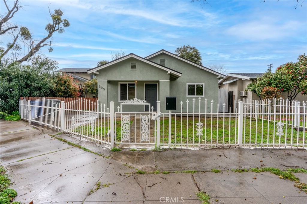 305 Laurel Avenue Property Photo