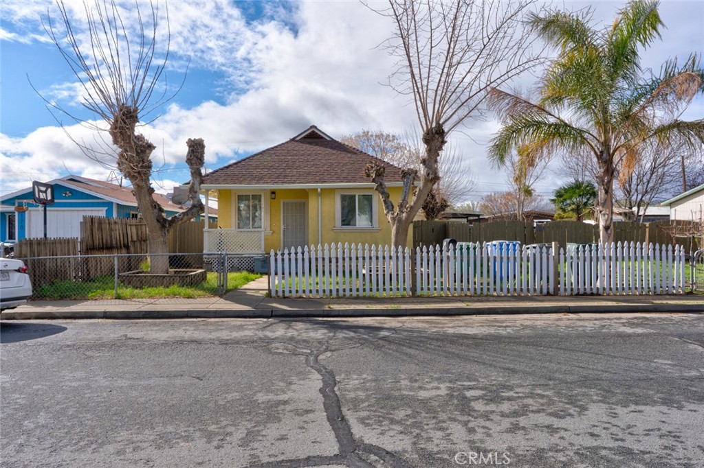 160 E Houston Street Property Photo 1
