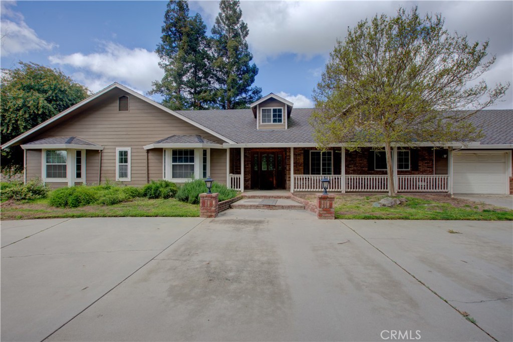 1345 N Quinley Avenue Property Photo 1