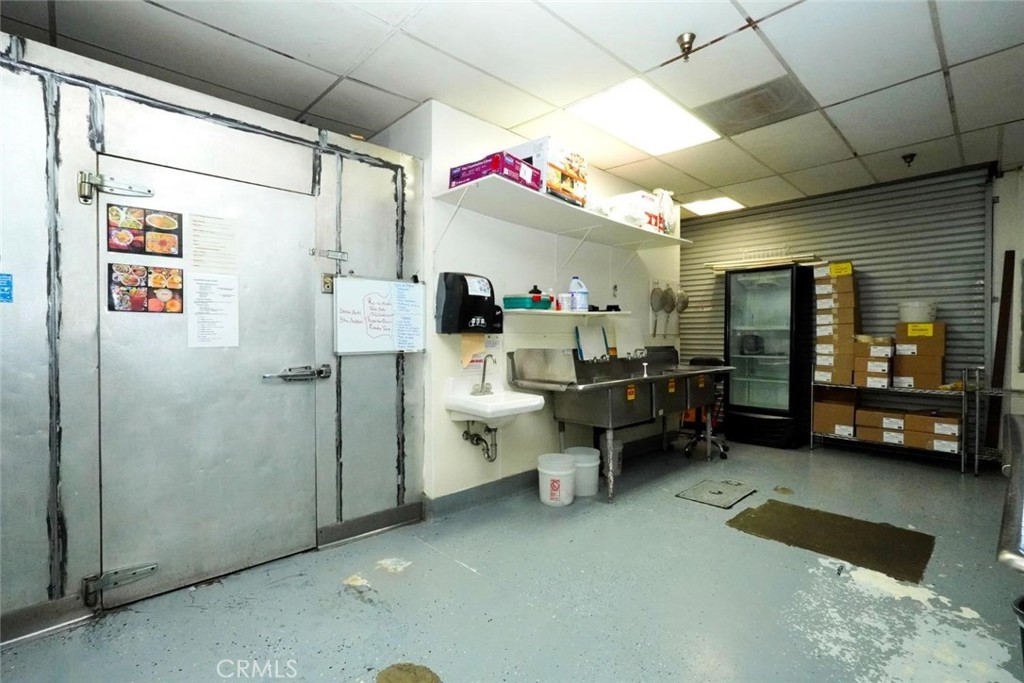 3050 W Shaw Avenue Property Photo 7