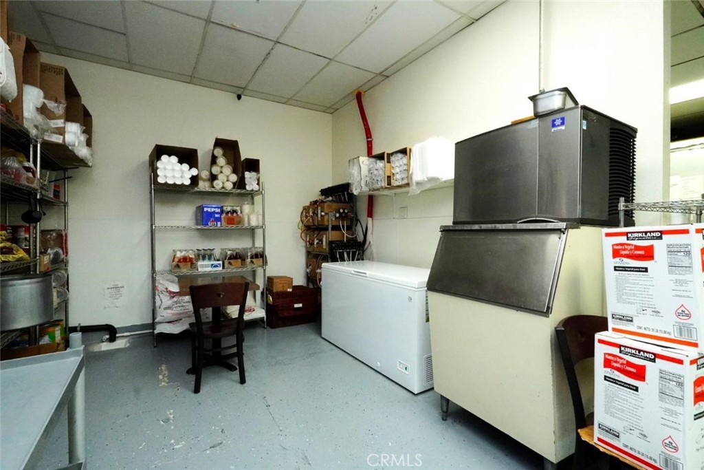 3050 W Shaw Avenue Property Photo 10