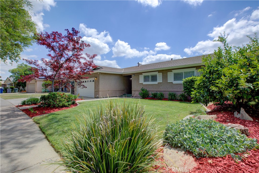 1600 Teak Avenue Property Photo 1