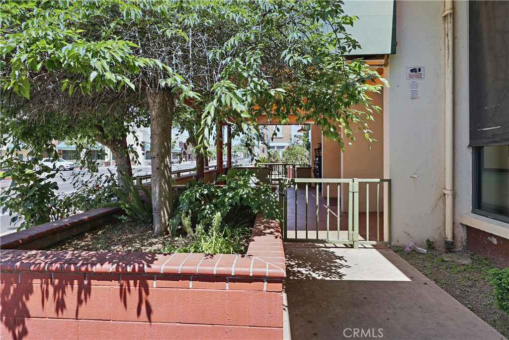 560 W 18th Street B Property Photo 12