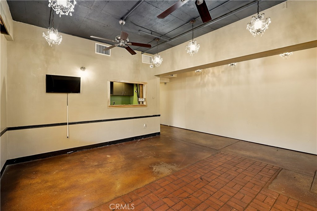 560 W 18th Street A Property Photo 13