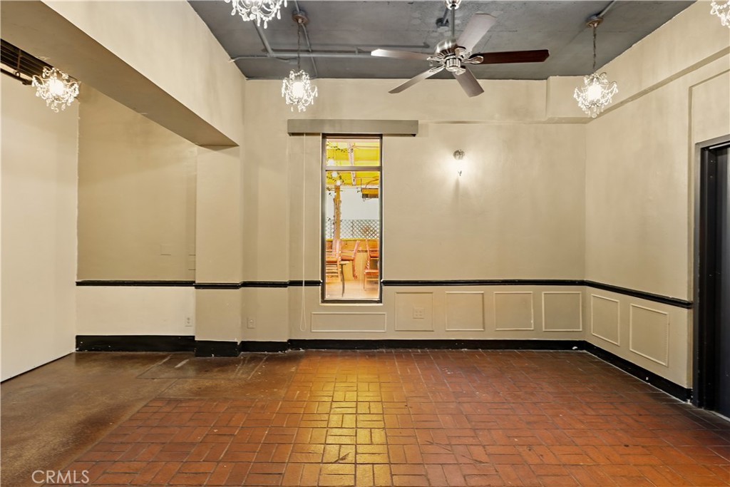 560 W 18th Street A Property Photo 16