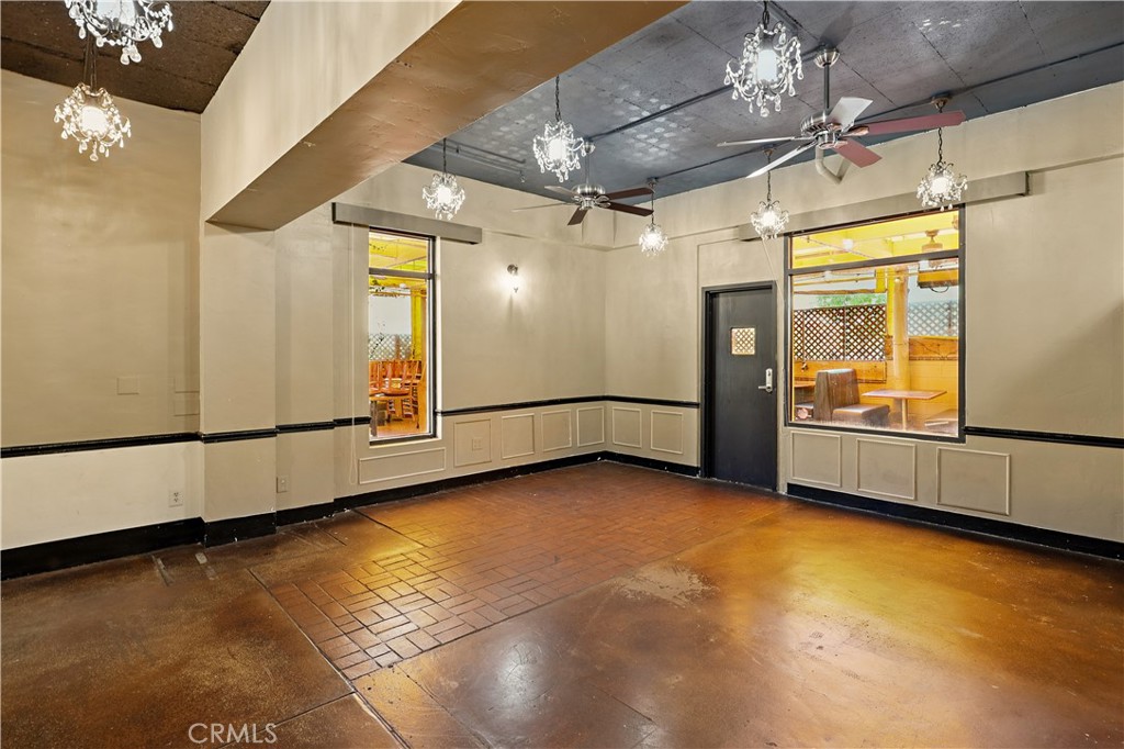 560 W 18th Street A Property Photo 18