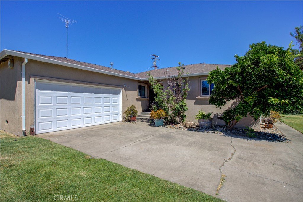 1301 Kingsbury Avenue Property Photo 1