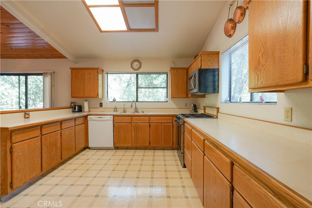 5990 Sugar Pine Drive Property Photo 11