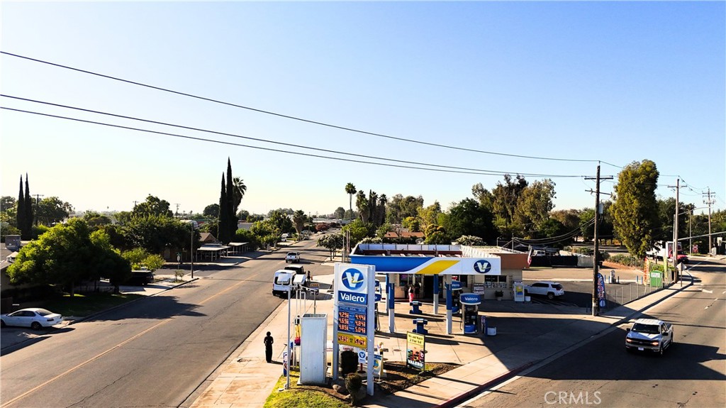 211 S Madera Avenue Property Photo 2