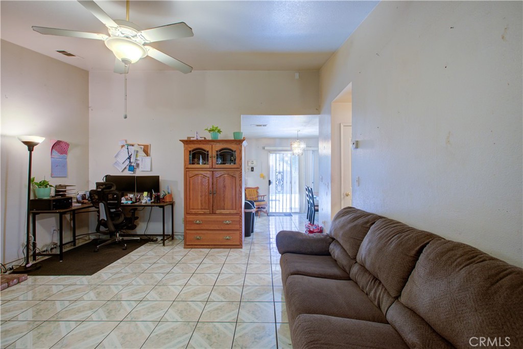 2064 Glenmoor Place Property Photo 5