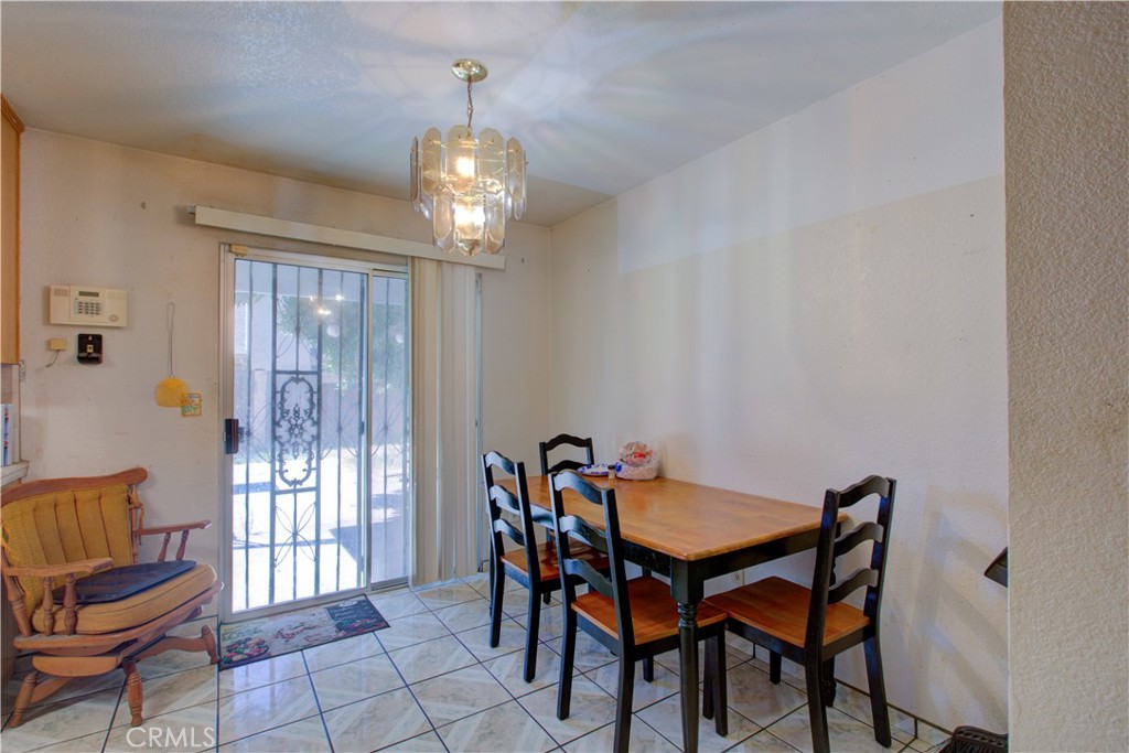 2064 Glenmoor Place Property Photo 6